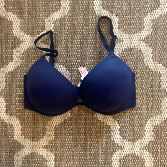 Victoria’s Secret bra wear  everywhere super push-up bra size 32DD - Picture 1 of 7